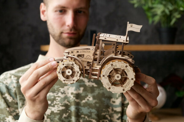 Ugears The Tractor Wins